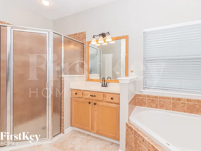 2970 Thorncrest Dr — Photo 7
