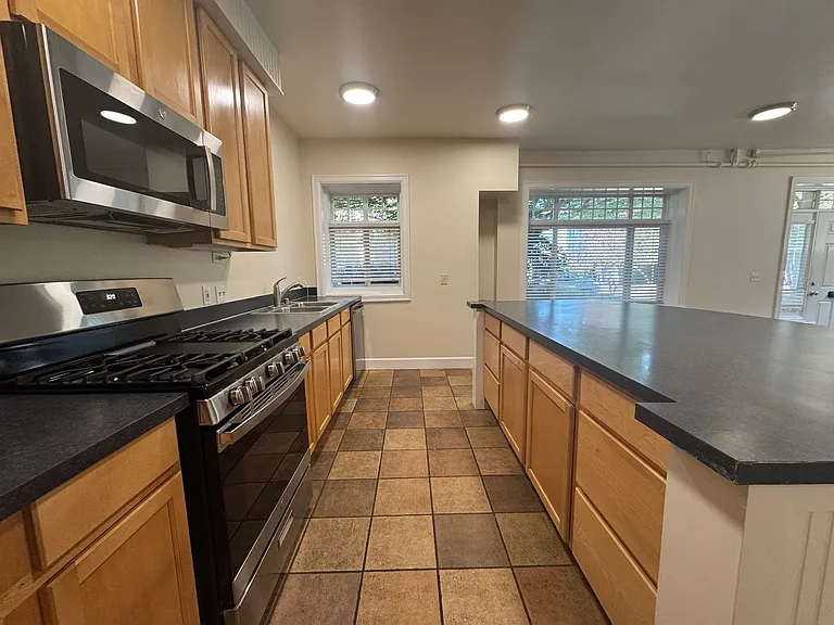 Littlefield Apartments — Photo 6
