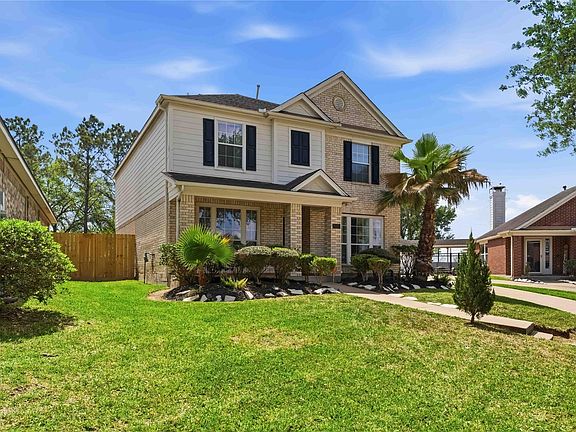 2nd image of 14310 Rolling Hills Ln