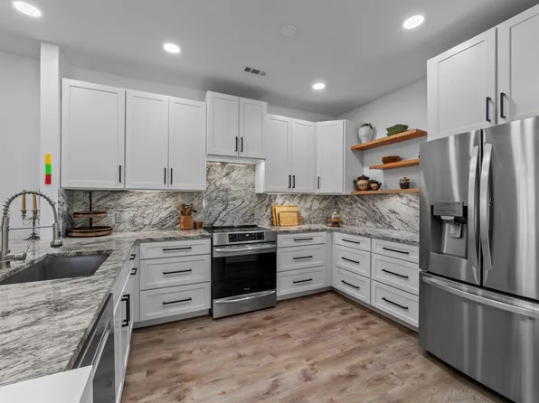 18823 Cloverstone Cir, Cornelius, NC 28031