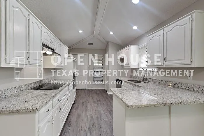 1914 Oakbluff Dr — Photo 6
