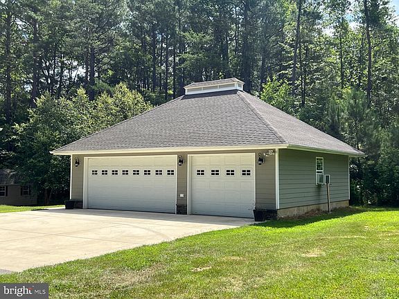 4th image of 23044 Hopton Ln