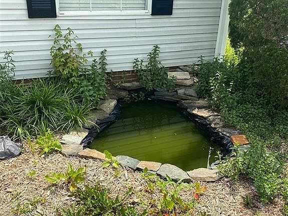 4th image of 230 Steamboat Dr