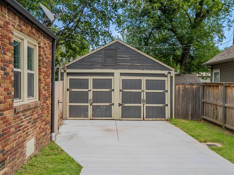 4103 S Madison Pl — Photo 43