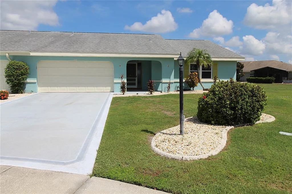 2 bed, 2.0 bath, 1824 sqft, $1,950 — Photo 1