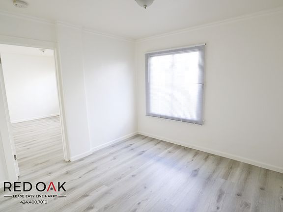 5th image of 536 W 48th St #544