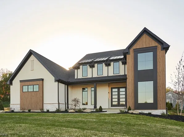 496 Cypress Point Dr, Fairlawn, OH 44333