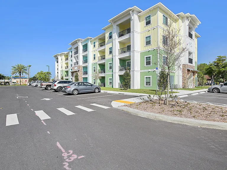 Grand Oak Apartments — Photo 27