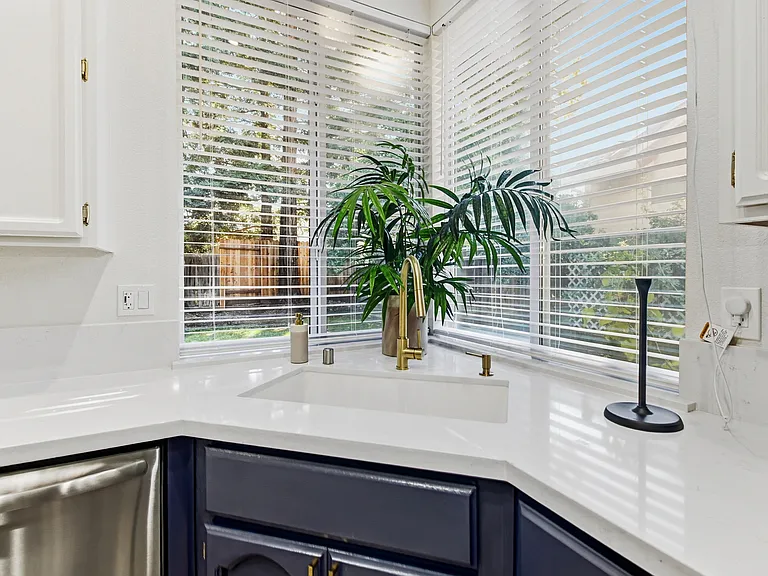 Modern kitchen with everything you need to whip up a meal