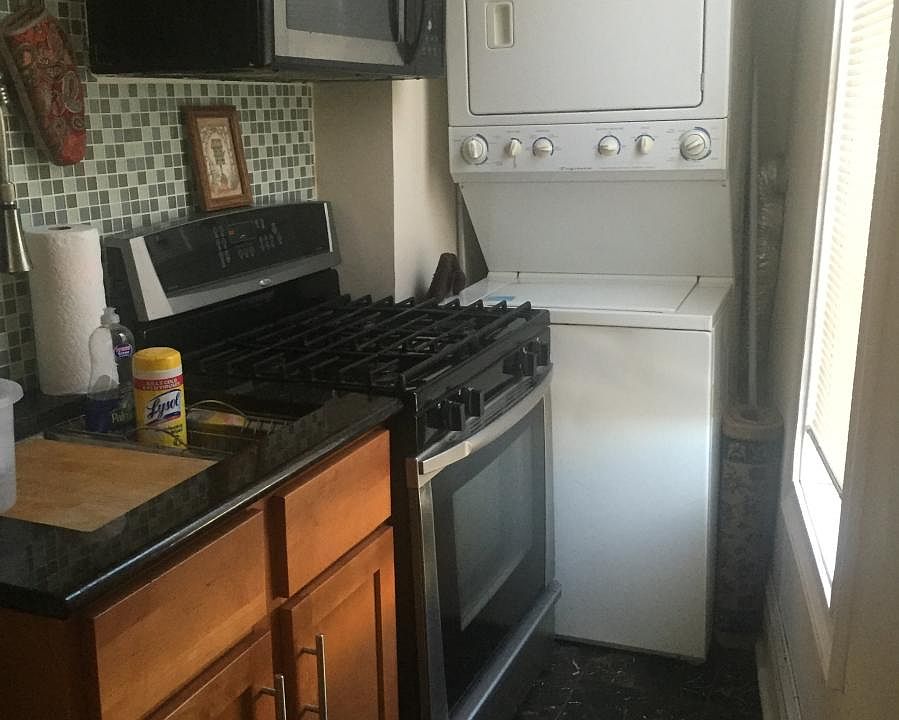 1st image of 5701 N Clark St #200
