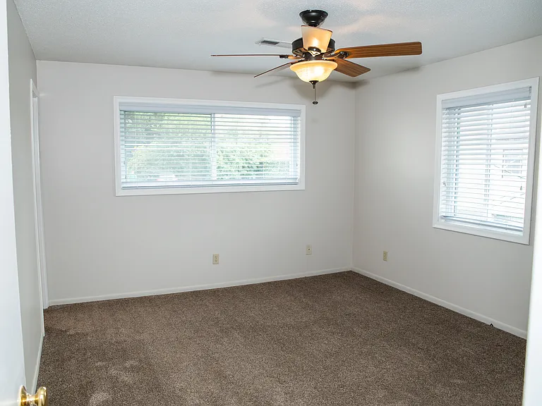 4919 Davenport St #3 — Photo 8