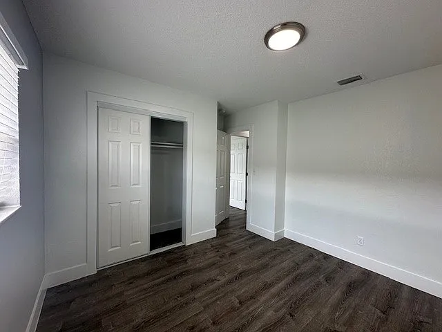 3660 NE 11th Ave — Photo 16