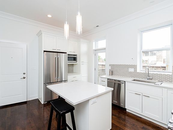 2026 N Sheffield Ave Unit 1R, Chicago, IL 60614
