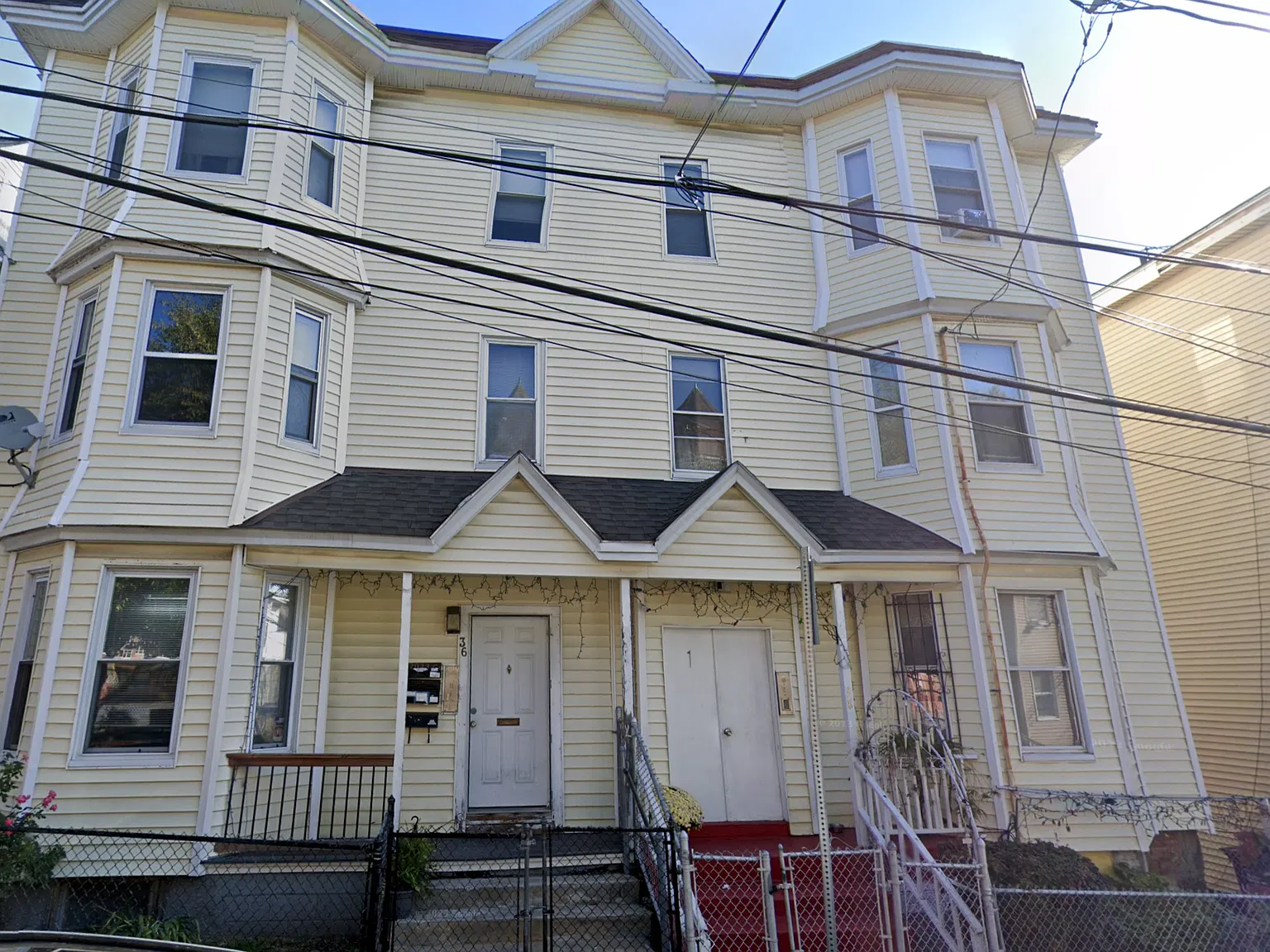 3 bed, 800 sqft, $3,195 — Photo 2