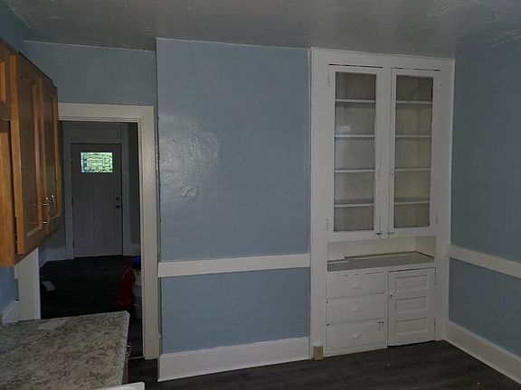 2nd image of 546 Railroad St