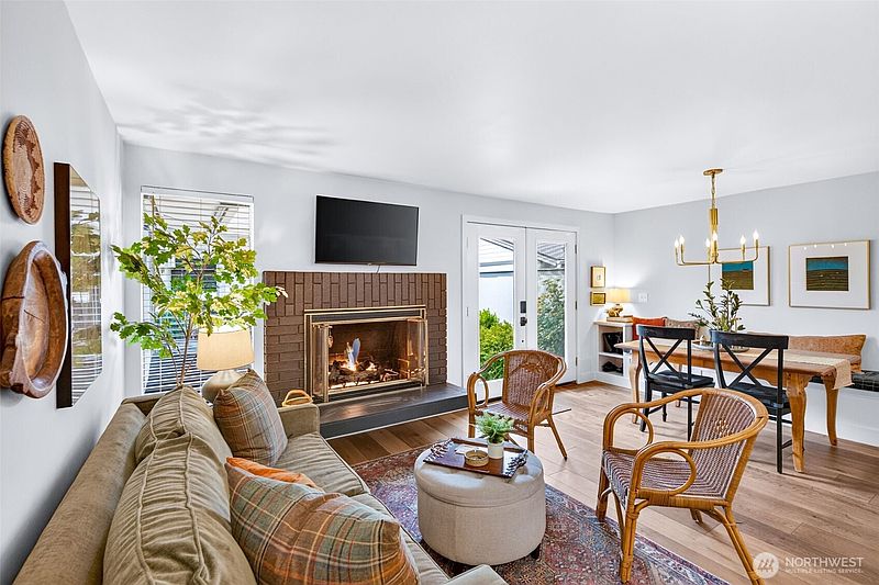 3rd image of 1310 Castlerock Avenue #8