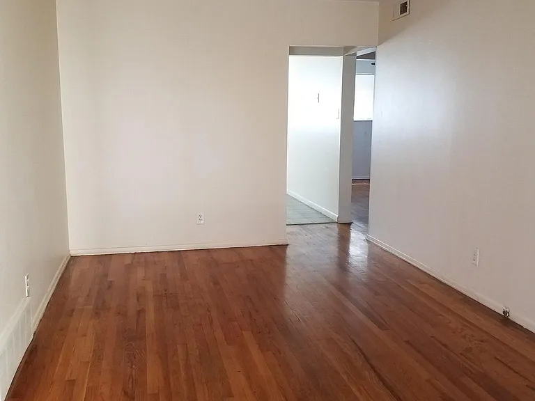 Maplewood Square Apartments — Photo 38