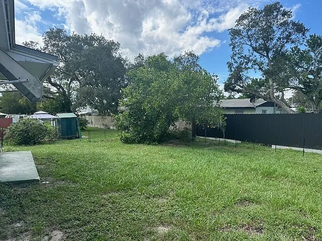 2 bed, 1.0 bath, $1,100 — Photo 2