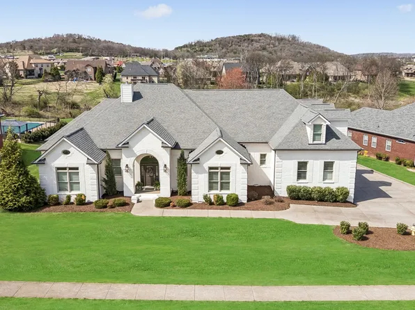 121 Tattnall Ct, Gallatin, TN 37066