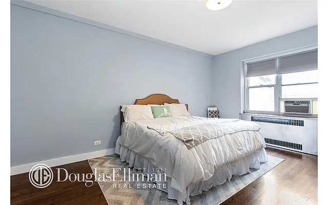 Sold by Douglas Elliman | media 14