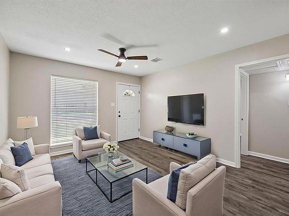 3rd image of 197 W Tri Oaks Ln APT 197