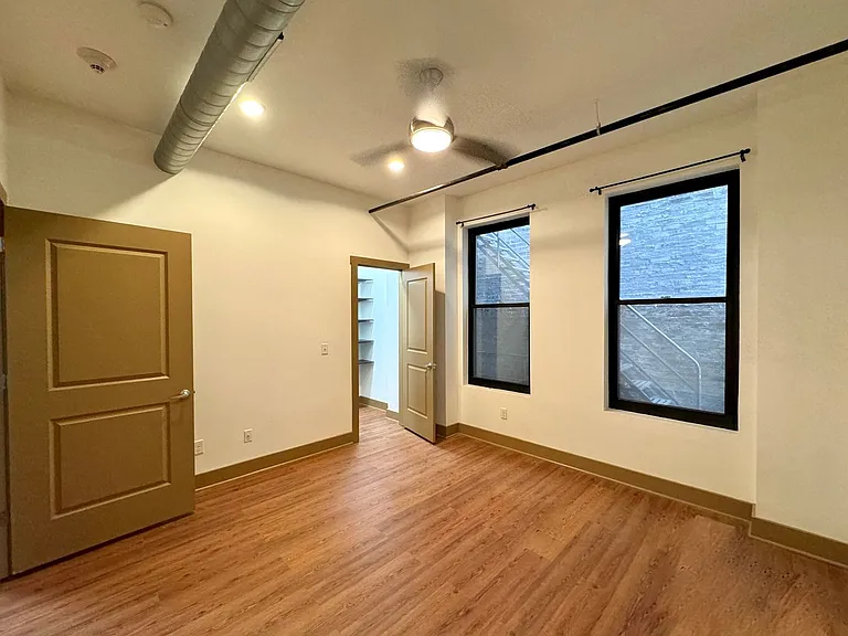 641 Walnut St Apartments — Photo 25