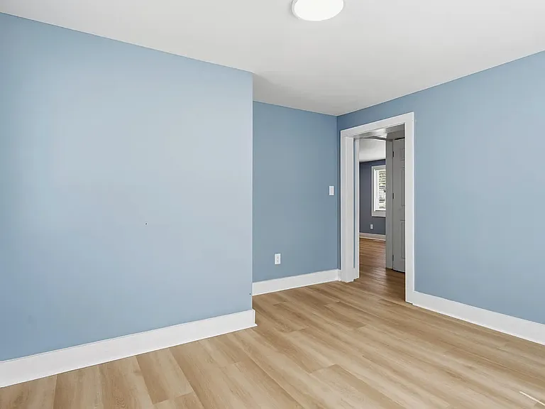 301 W John J Sharpe St — Photo 16