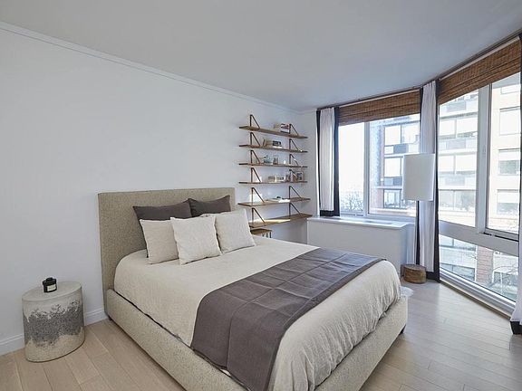 5th image of 212 Warren St APT 4L