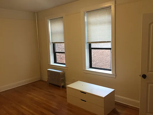 Rented by Metroline Realty | media 27