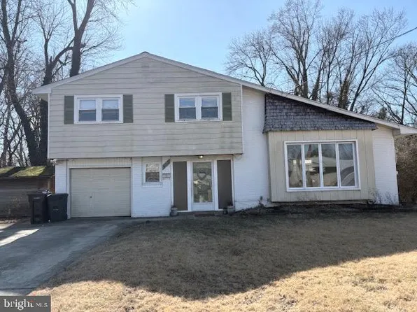 485 Fresno Dr, Magnolia, NJ 08049