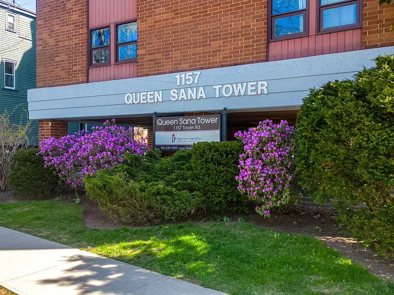 1157 Tower Rd — Photo 5