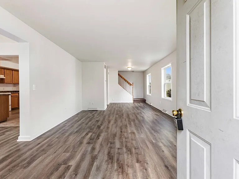 354 W Main St — Photo 5