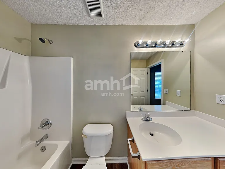 15464 Stone Hollow Dr — Photo 11