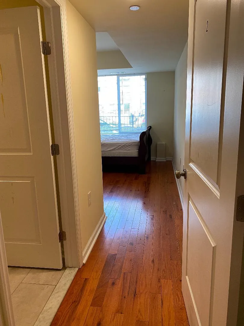 Building Photo - 326 N 40th St #3
