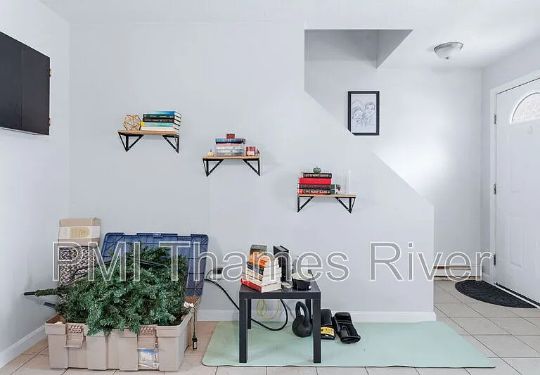 16 Central St — Photo 5