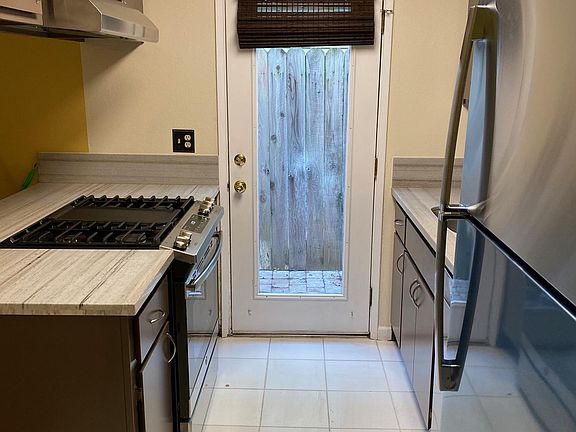 4th image of 1419 East St