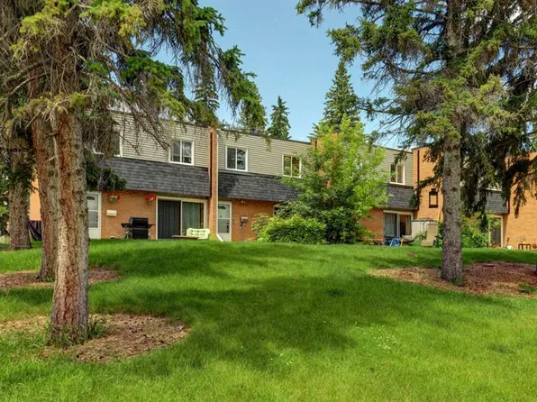 3525 E 43rd St SW, Calgary, AB T3E 3P4