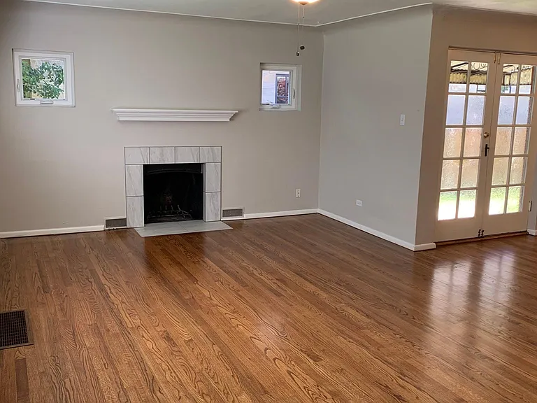 2325 S Clayton St — Photo 2