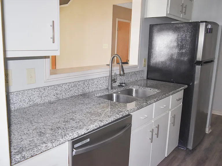 602 Kings Mountain Dr — Photo 7