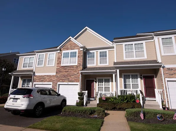 94 Paget Ln, Massapequa, NY 11758