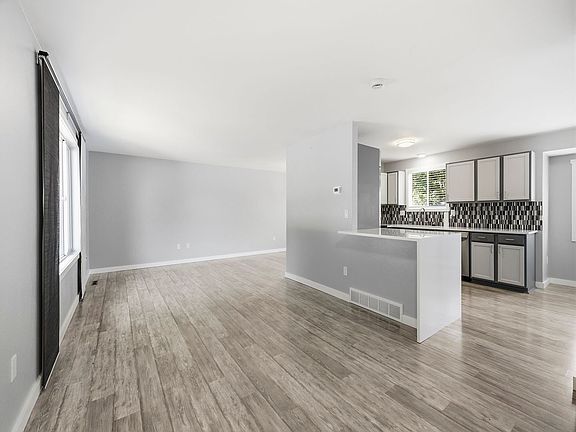2nd image of 2701 Worthington Ave