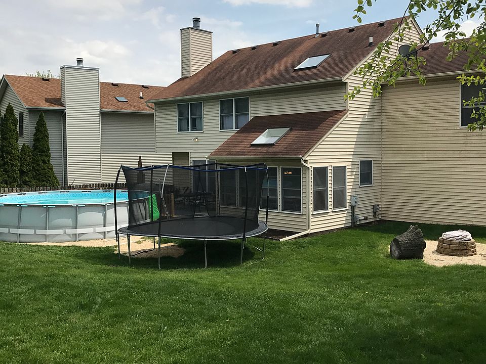 2nd image of 1760 Plymouth Dr