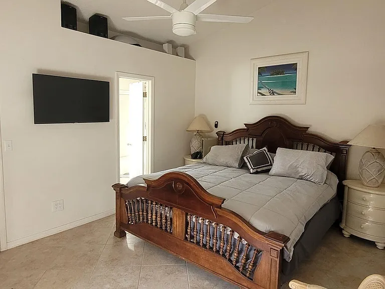 365 NW Hibiscus St — Photo 5