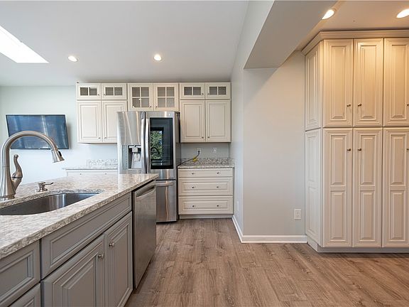 5th image of 6356 Crestview Dr