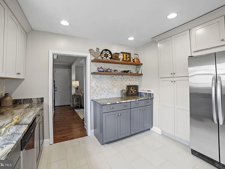 705 Dranesville Rd — Photo 10