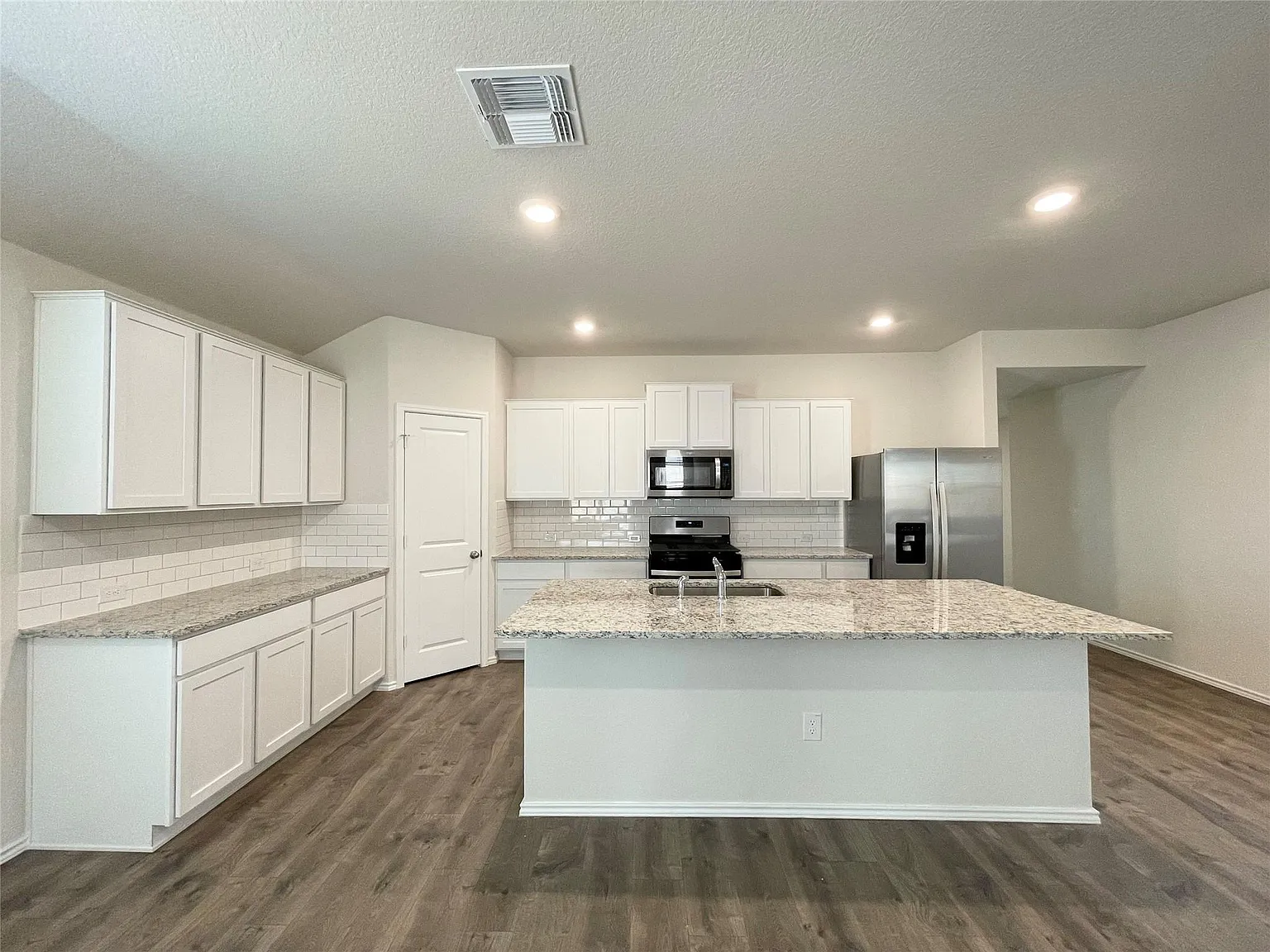 4 bed, 2.0 bath, 1703 sqft, $2,250 — Photo 4