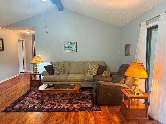 2nd image of 53 Iowa Dr