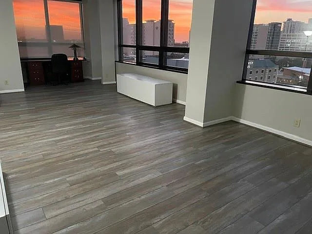 2 bed, 2.0 bath, 1427 sqft, $2,400 — Photo 2