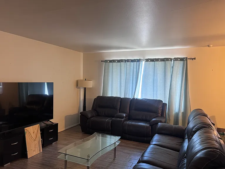 3945 W Mission Ln — Photo 10