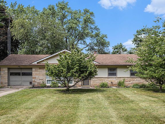 2nd image of 506 Grant Ct